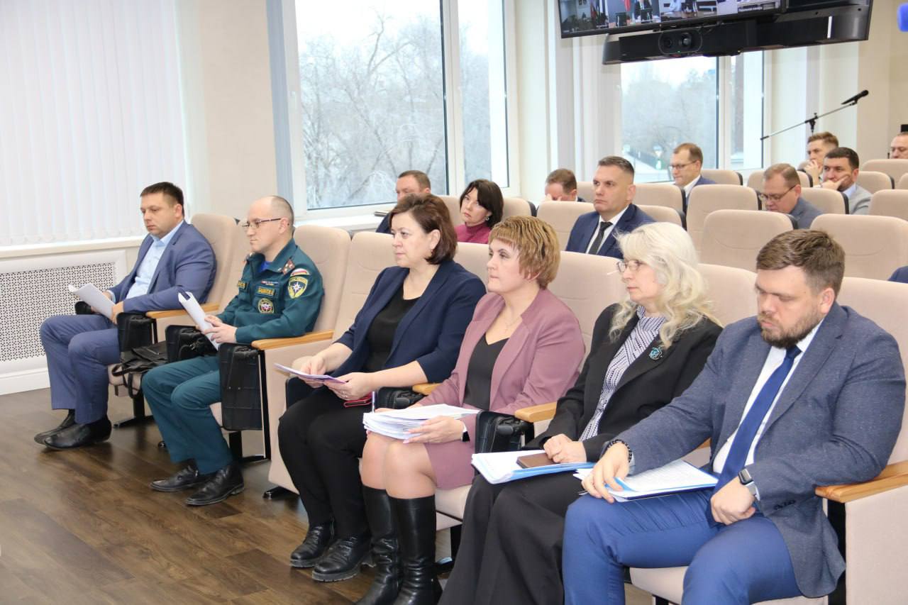 Жителям региона напомнили о правилах безопасности в новогодние каникулы Жителям региона напомнили о правилах безопасности в новогодние каникулы