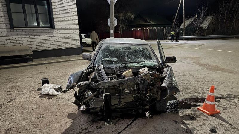 Влетел в здание магазина и покалечил пассажиров 23-летний водитель в Бузулуке