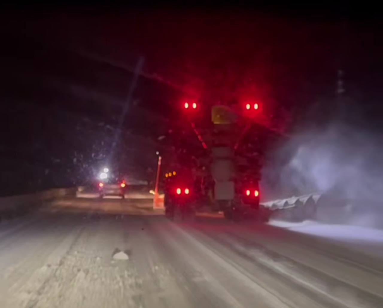 Ночью в Оренбурге выпал снег Ночью в Оренбурге выпал снег