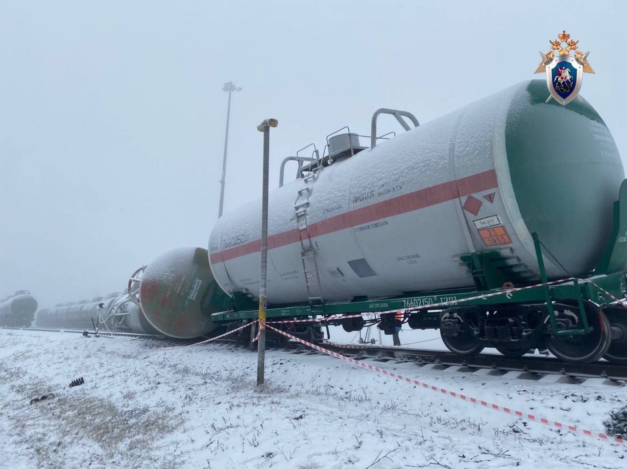 Три вагона-цистерны с пропан-бутаном сошли с рельсов в Оренбургской области Три вагона-цистерны с пропан-бутаном сошли с рельсов в Оренбургской области