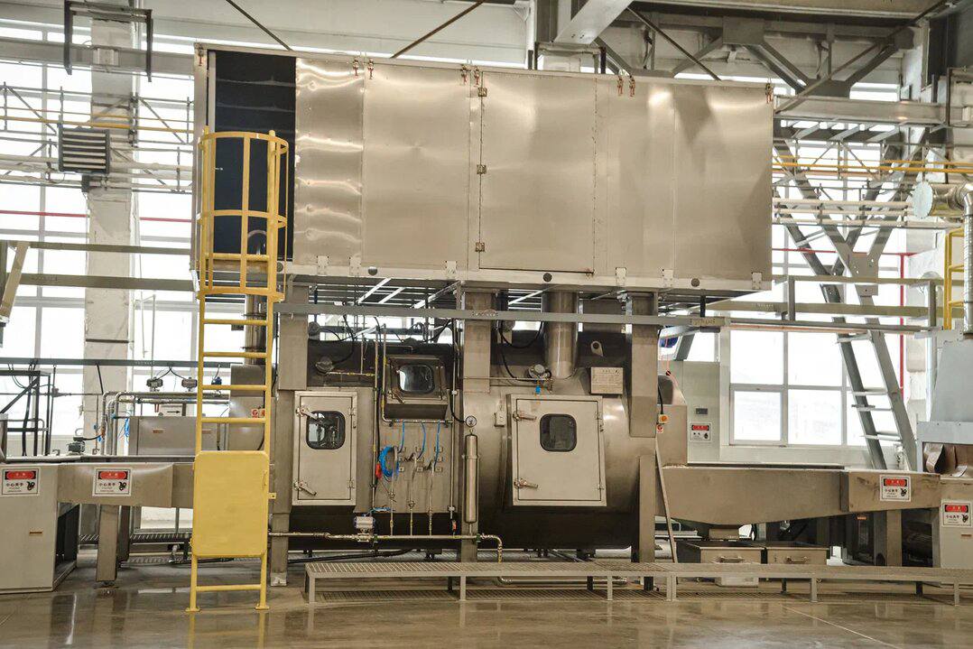 Губернатор Евгений Солнцев посетил производственный комплекс в Бузулуке Губернатор Евгений Солнцев посетил производственный комплекс в Бузулуке