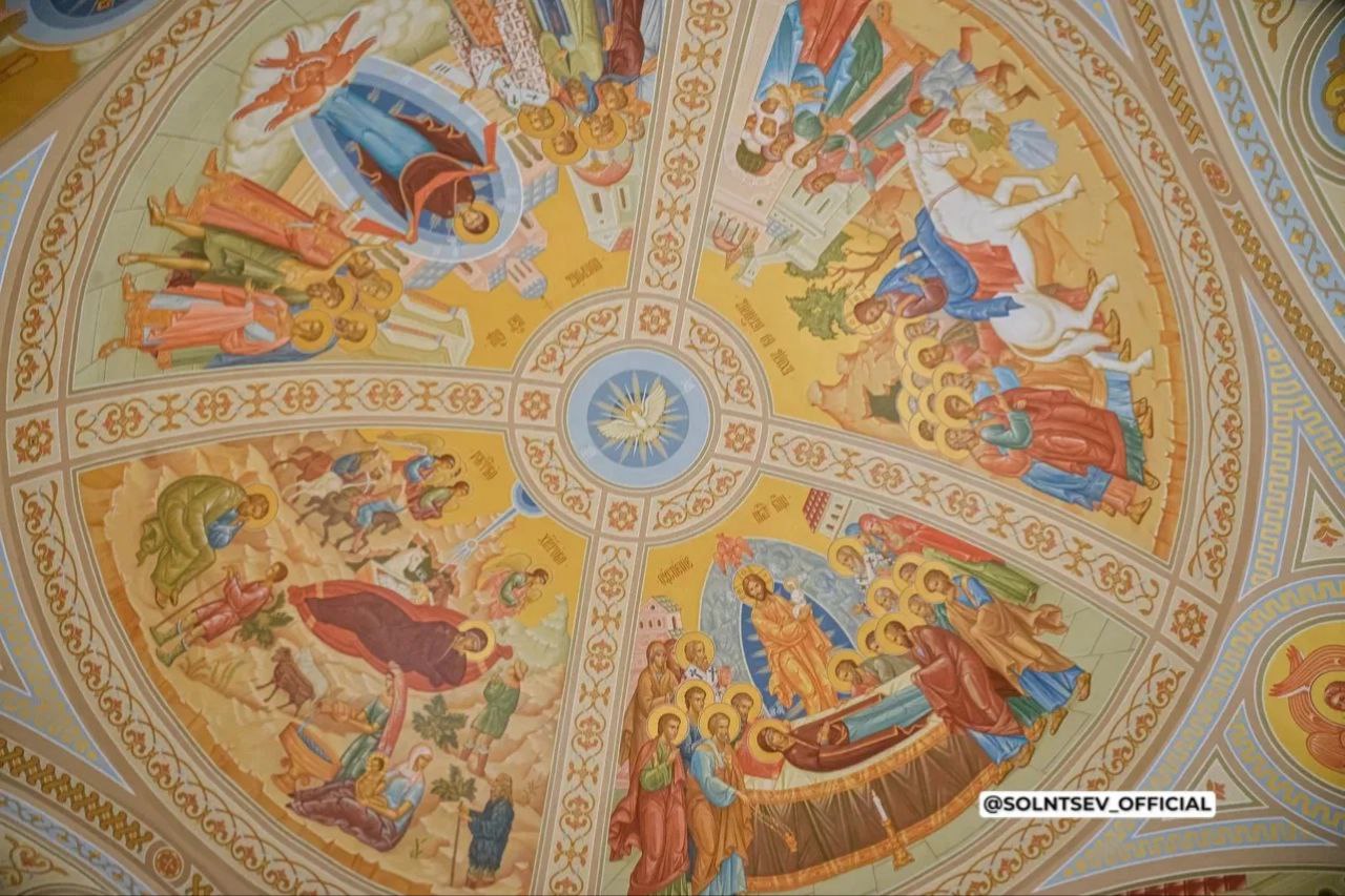 Роспись Свято-Троицкого кафедрального собора в Бузулуке близится к завершению Роспись Свято-Троицкого кафедрального собора в Бузулуке близится к завершению