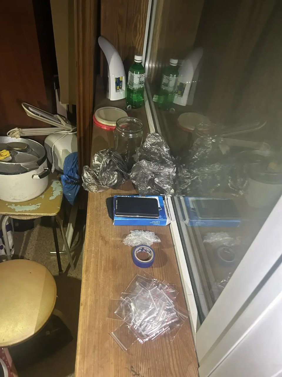 В Оренбурге транспортные полицейские задержали местную жительницу, подозреваемую в сбыте синтетического наркотика В Оренбурге транспортные полицейские задержали местную жительницу, подозреваемую в сбыте синтетического наркотика