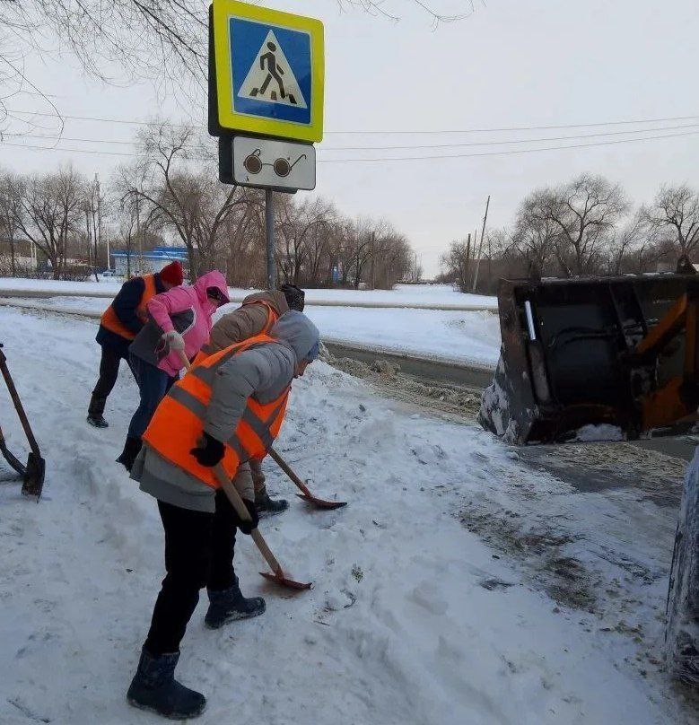 7157 кубометров снега вывезли за минувшие выходные с улиц Оренбурга 7157 кубометров снега вывезли за минувшие выходные с улиц Оренбурга