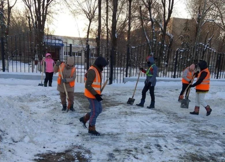 Почти 8 тысяч кубометров снега вывезли коммунальные службы Оренбурга за ночь Почти 8 тысяч кубометров снега вывезли коммунальные службы Оренбурга за ночь