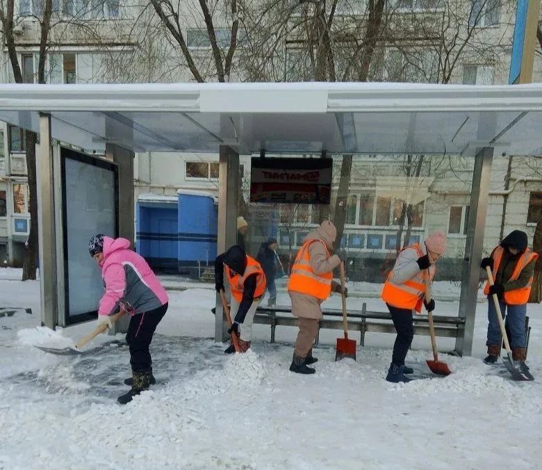 Почти 8 тысяч кубометров снега вывезли коммунальные службы Оренбурга за ночь Почти 8 тысяч кубометров снега вывезли коммунальные службы Оренбурга за ночь