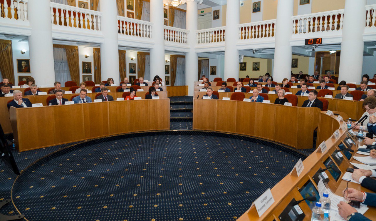 Сегодня, 18 декабря, депутаты регионального парламента приняли во втором чтении законопроект о бюджете области на 2026 год и плановый период 2027 и 2028 годов Сегодня, 18 декабря, депутаты регионального парламента приняли во втором чтении законопроект о бюджете области на 2026 год и плановый период 2027 и 2028 годов