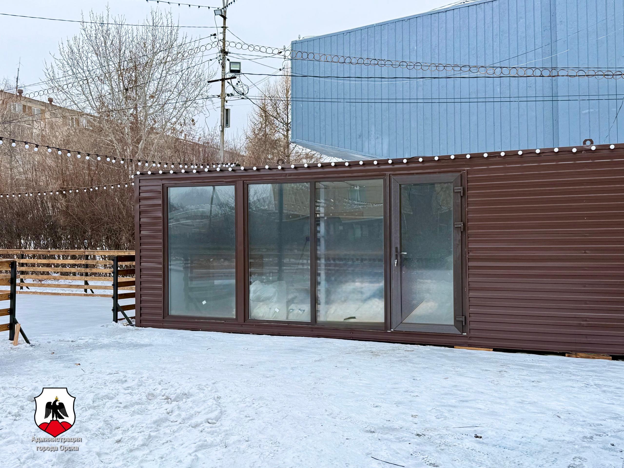 Прошлой ночью в Орске кто-то пытался украсть Новый год Прошлой ночью в Орске кто-то пытался украсть Новый год