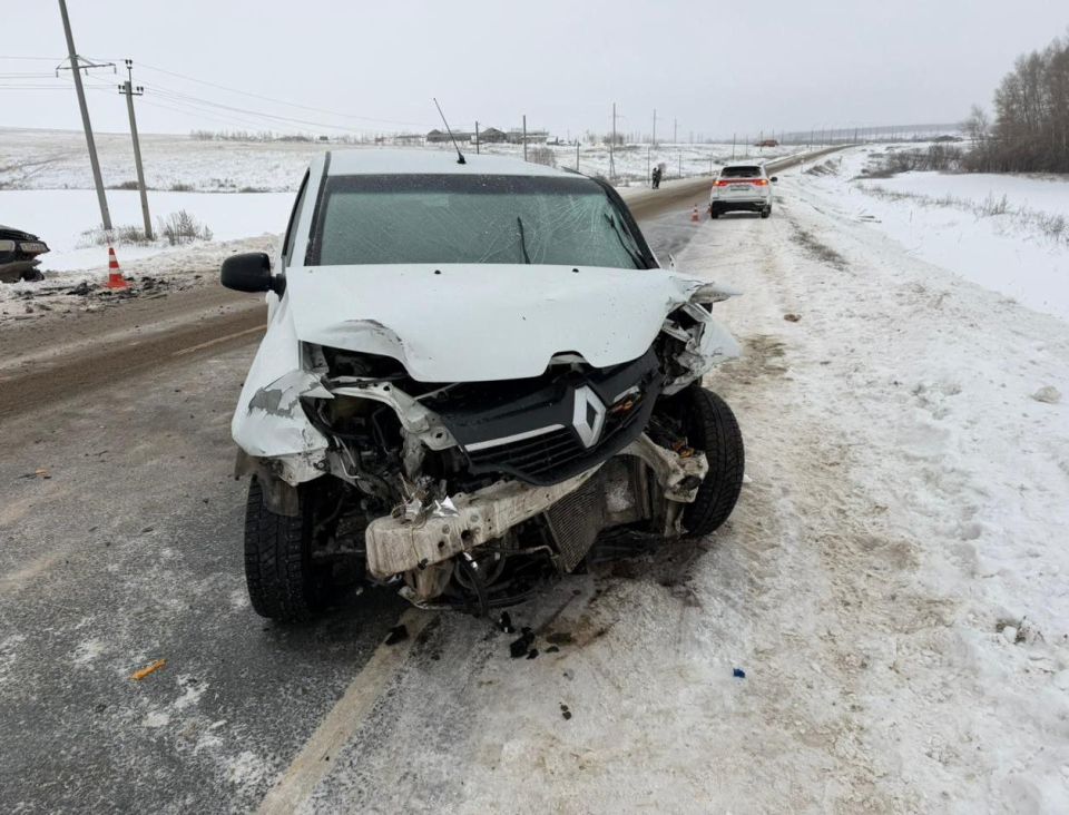 В массовом ДТП на трассе Оренбургской области пострадали трое детей — два годовалых малыша и 6-летний ребенок