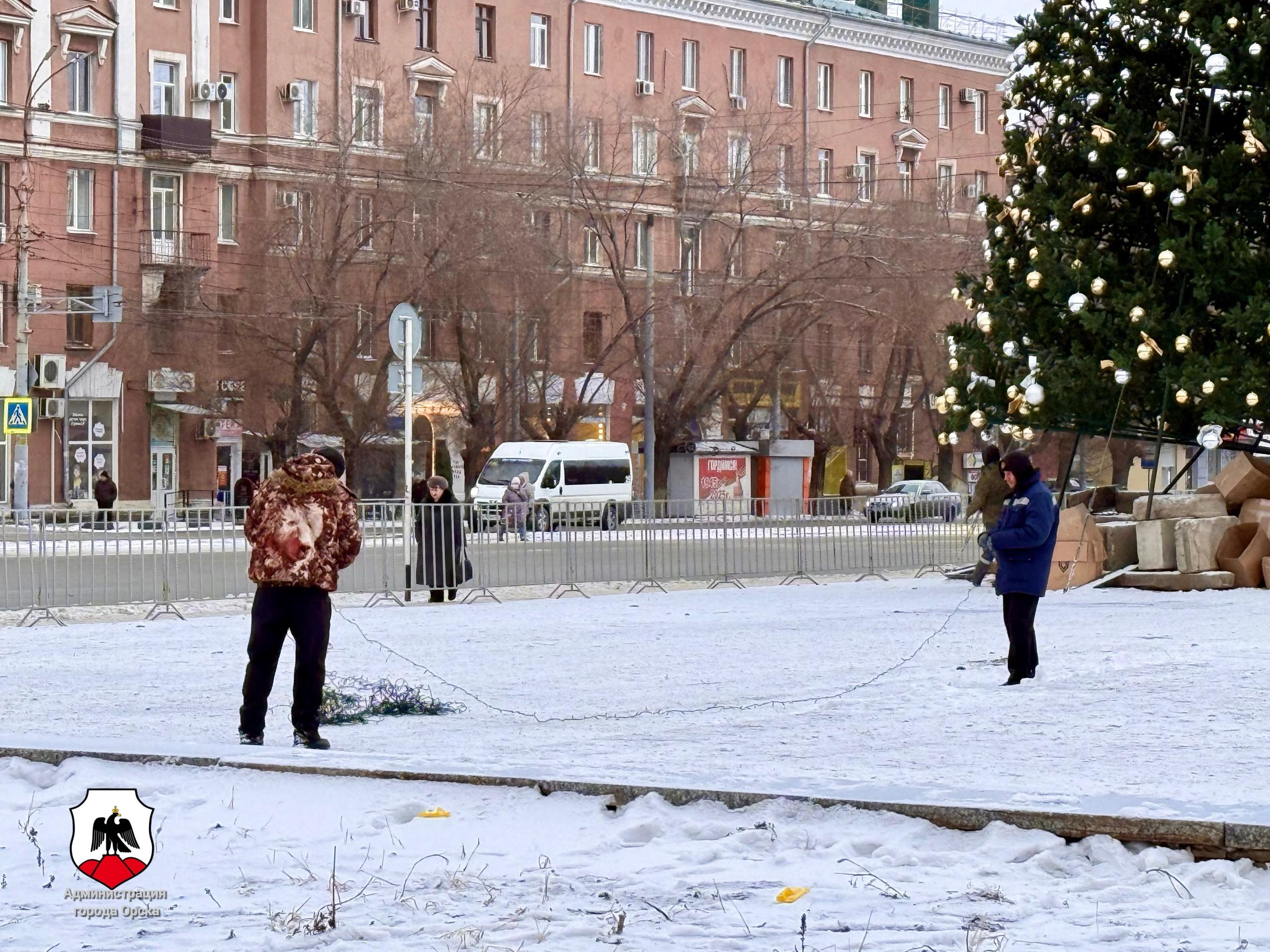 Прошлой ночью в Орске кто-то пытался украсть Новый год Прошлой ночью в Орске кто-то пытался украсть Новый год