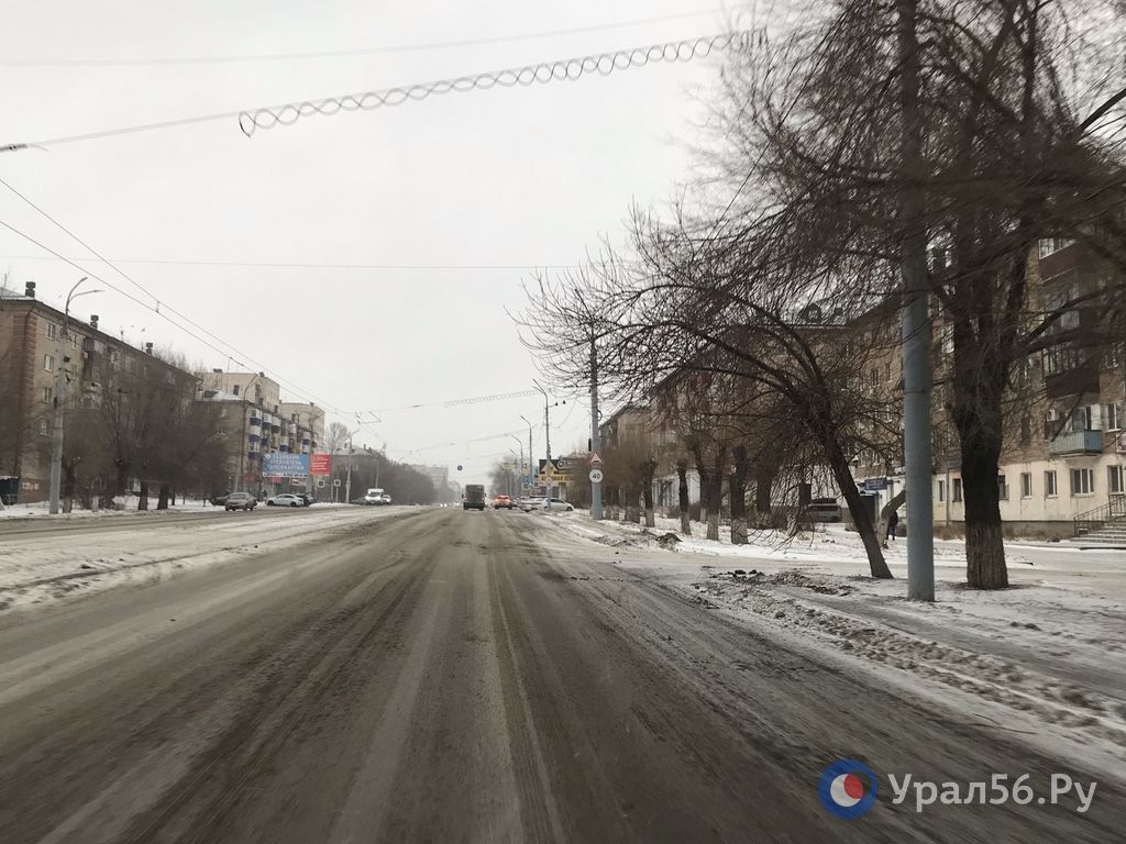 В Орске снегопад. На дорогах, даже почищенных к утру, образуется все больше снежной «каши» Урал56.Ру в MAX В Орске снегопад. На дорогах, даже почищенных к утру, образуется все больше снежной «каши» Урал56.Ру в MAX