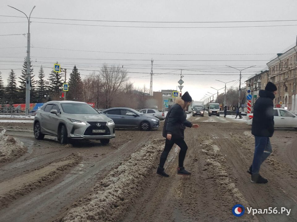 Улицы Орска после снегопада