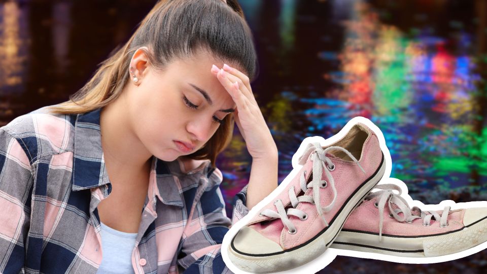 Дешевое средство из аптечки за пару минут очистит обувь от осенней грязи