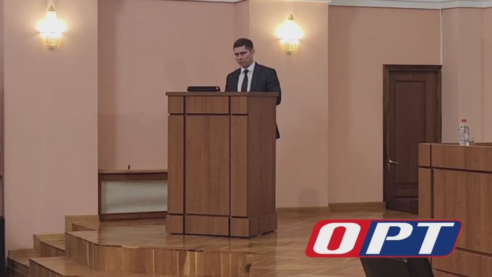 На заседании Оренбургского городского Совета, где сегодня изберут главу города, проходят короткие выступления двух кандидатов