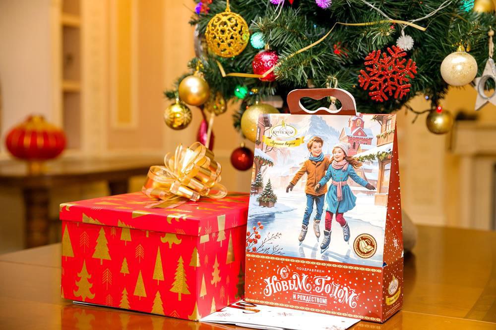 Министр культуры Оренбургской области Евгения Шевченко приняла участие в акции «Ёлка желаний» Министр культуры Оренбургской области Евгения Шевченко приняла участие в акции «Ёлка желаний»