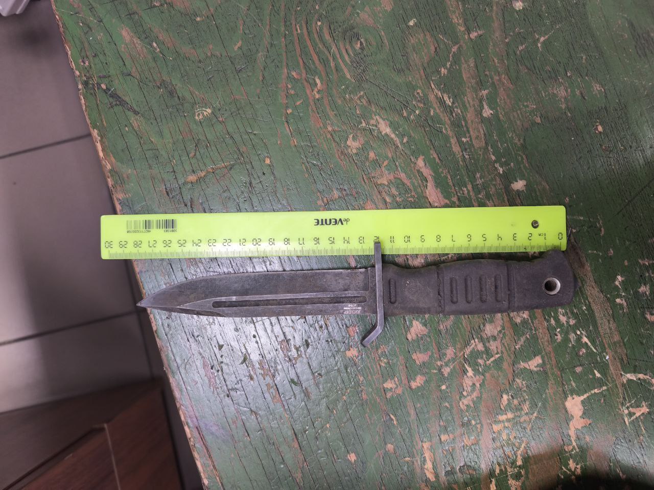 На Оренбургской трассе сотрудники ДПС задержали пассажира с оружием, наркотиками и «потенциальными изумрудами» На Оренбургской трассе сотрудники ДПС задержали пассажира с оружием, наркотиками и «потенциальными изумрудами»