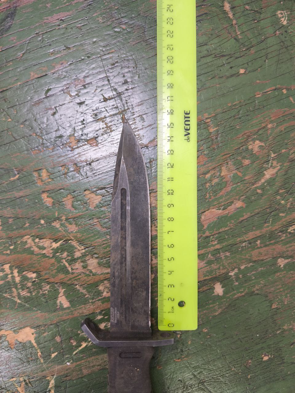 На Оренбургской трассе сотрудники ДПС задержали пассажира с оружием, наркотиками и «потенциальными изумрудами» На Оренбургской трассе сотрудники ДПС задержали пассажира с оружием, наркотиками и «потенциальными изумрудами»