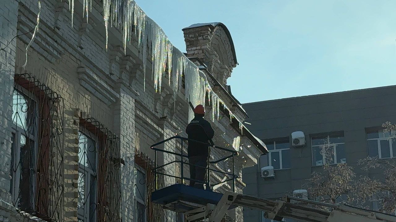 Альберт Юмадилов: Сегодня провёл очередной штаб по уборке снега Альберт Юмадилов: Сегодня провёл очередной штаб по уборке снега