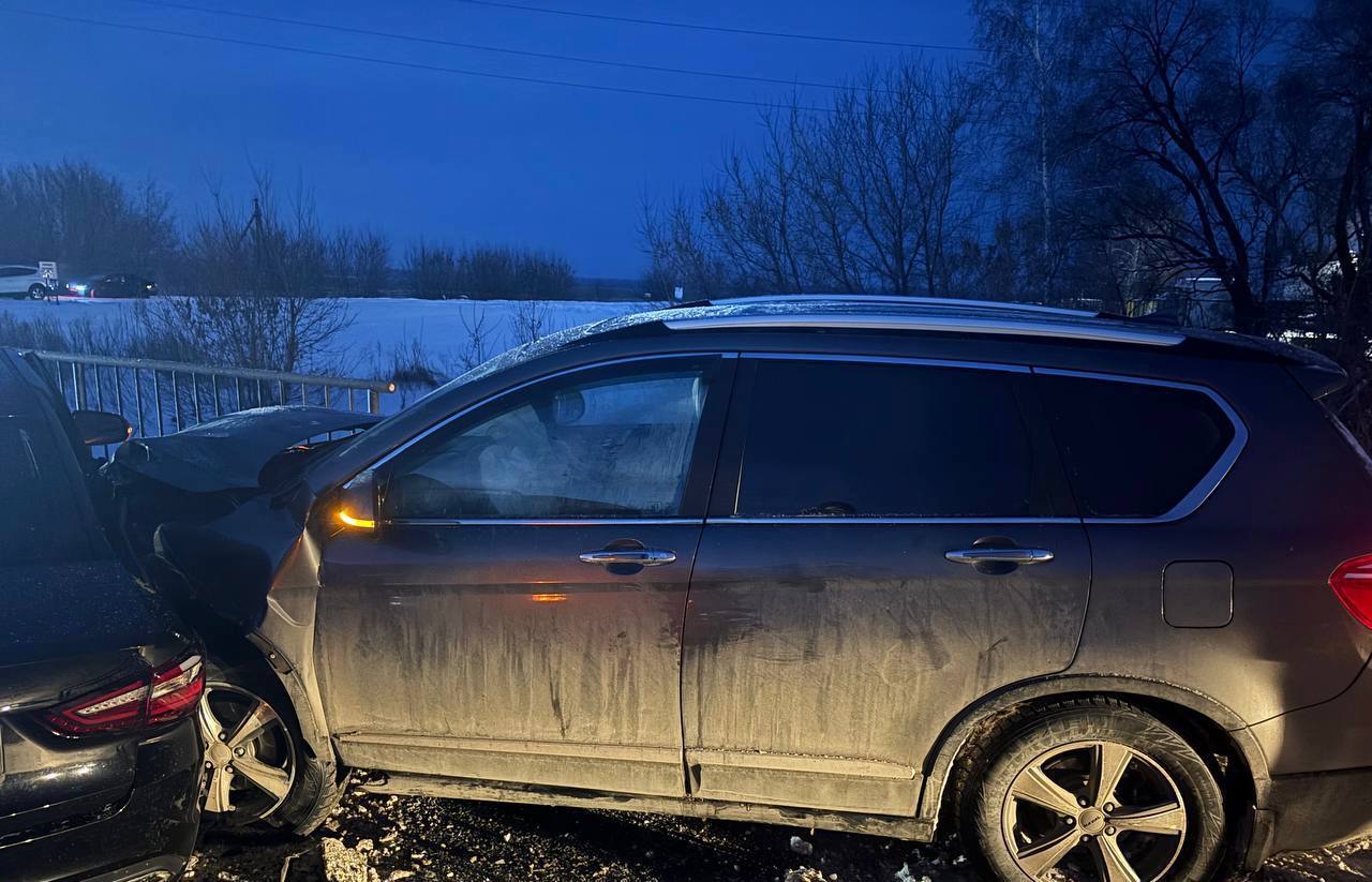 В Оренбургской области в тройном ДТП пострадали двое детей В Оренбургской области в тройном ДТП пострадали двое детей