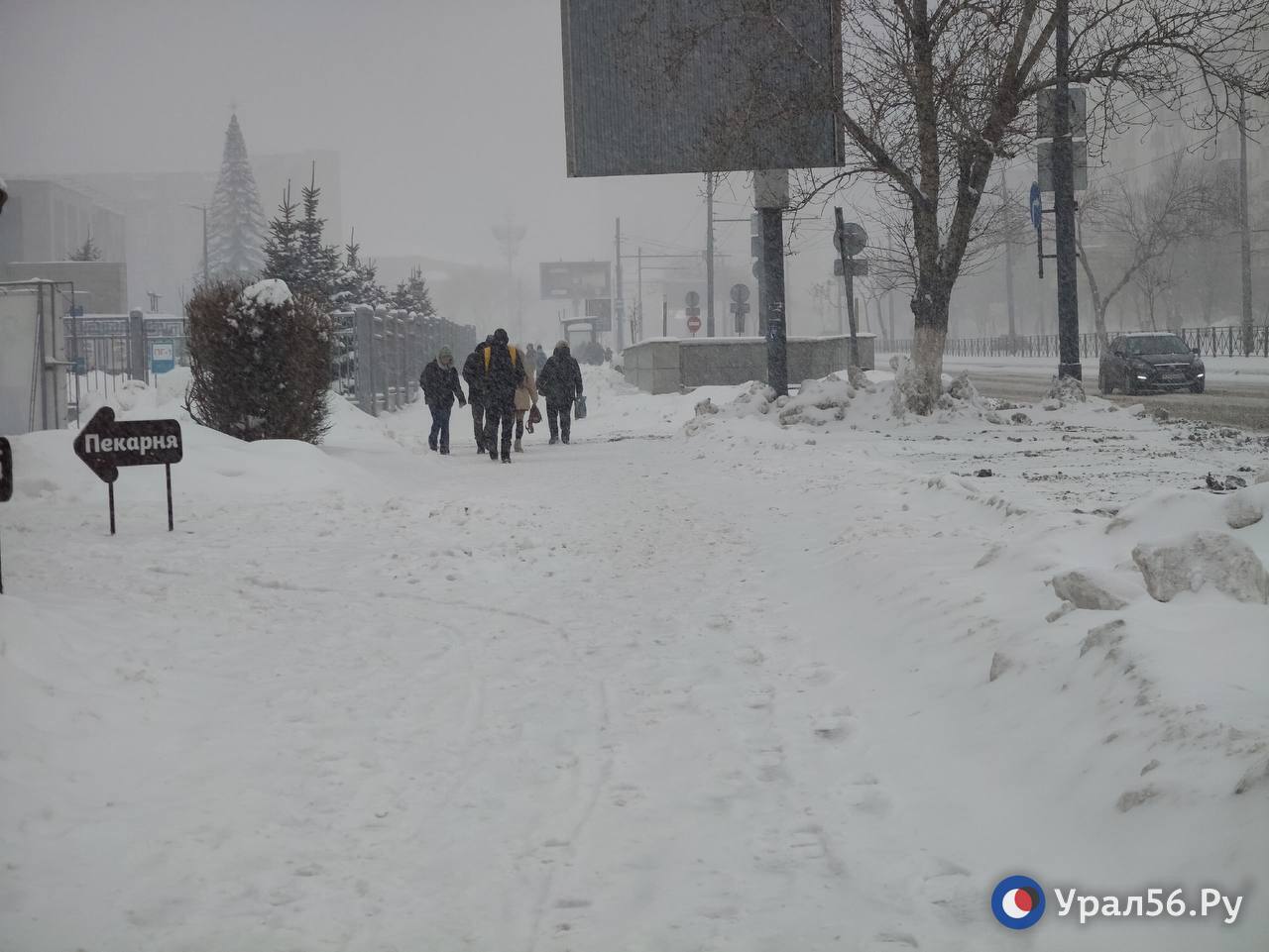 На Оренбург снова обрушился снегопад На Оренбург снова обрушился снегопад