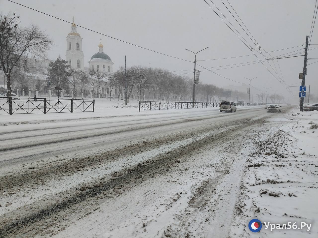 На Оренбург снова обрушился снегопад На Оренбург снова обрушился снегопад