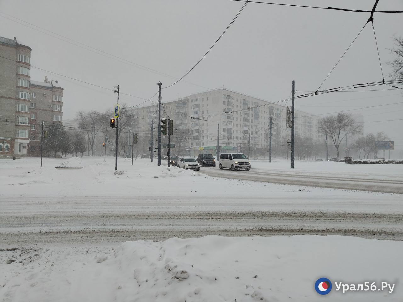 На Оренбург снова обрушился снегопад На Оренбург снова обрушился снегопад