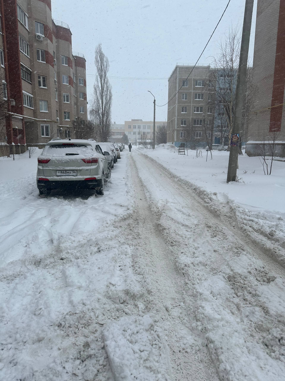 Авиагородок в Оренбурге. Местные жители говорят, что один из выездов не чистят несколько недель Авиагородок в Оренбурге. Местные жители говорят, что один из выездов не чистят несколько недель