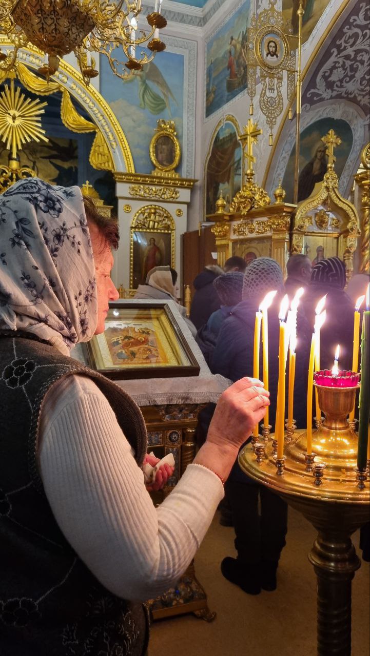 В эти минуты в главном храме Оренбуржья идет Рождественская служба