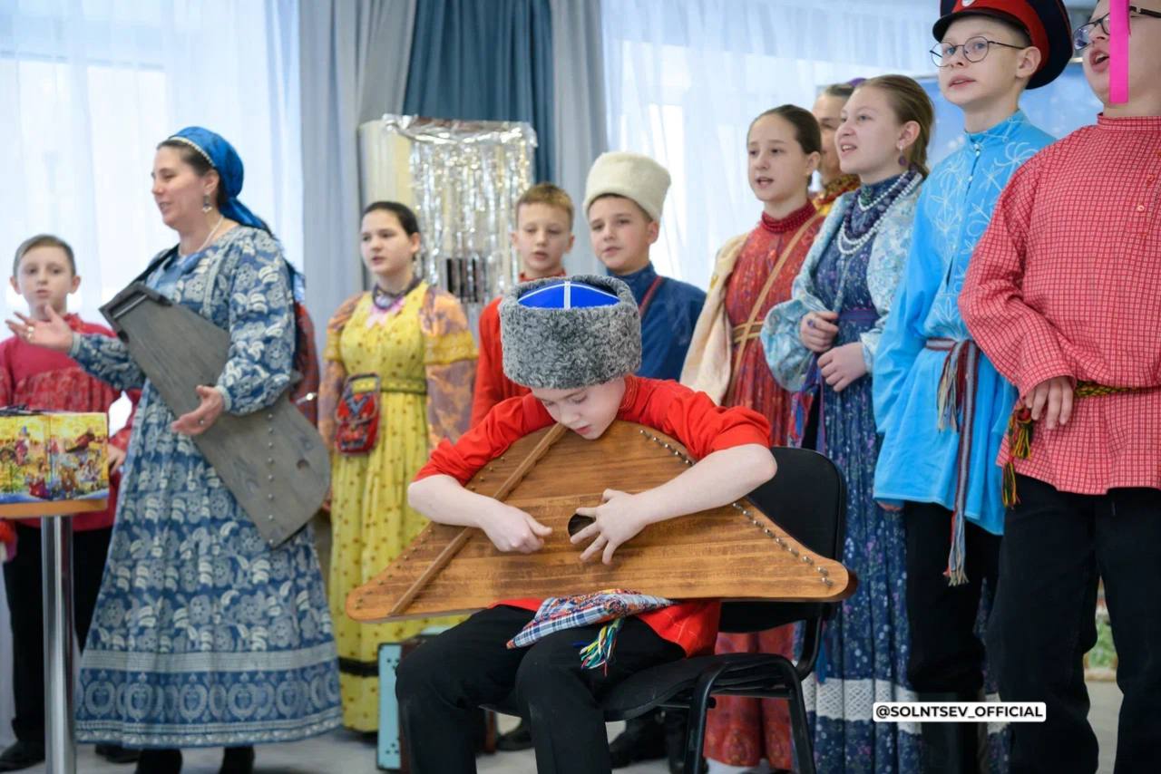 Евгений Солнцев: Вместе с митрополитом Оренбургским и Саракташским Петром навестили ребят из школы-интерната «Дом детства» Евгений Солнцев: Вместе с митрополитом Оренбургским и Саракташским Петром навестили ребят из школы-интерната «Дом детства»