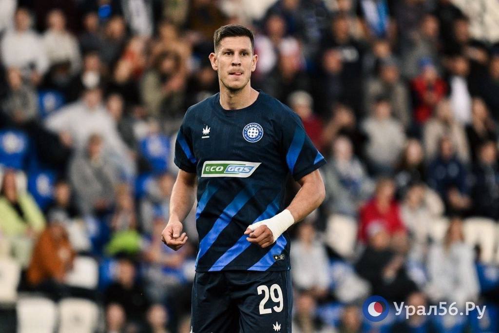 Еще два футболиста покинули ФК «Оренбург»: что известно о зимних изменениях в клубе