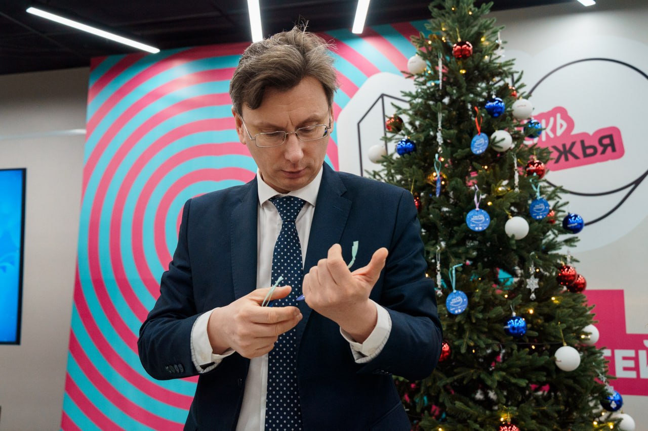 Алексей Пахомов исполнил мечты детей в рамках проекта «Ёлка желаний»