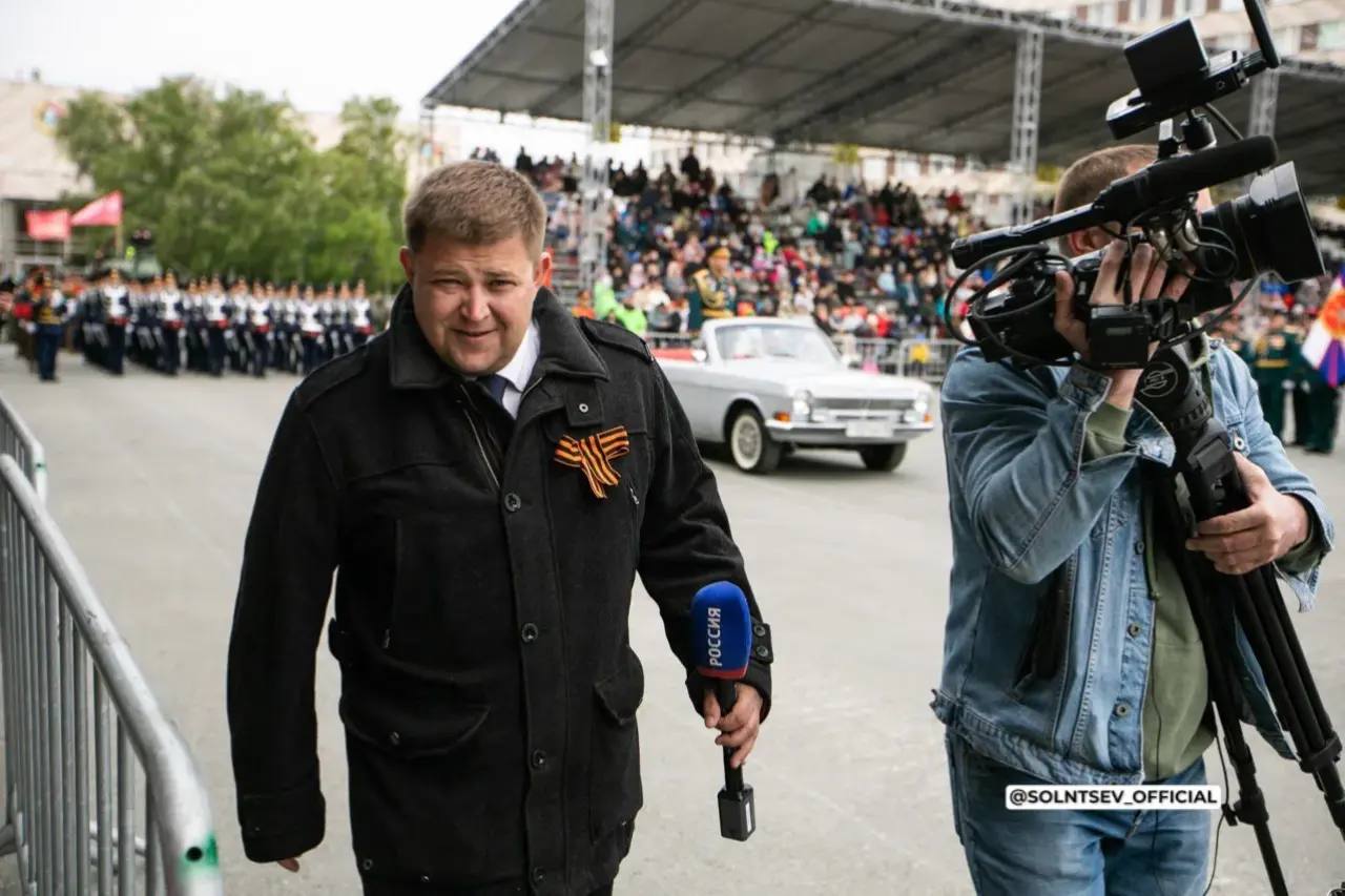 Евгений Солнцев поздравил журналистов Оренбуржья с Днём печати Евгений Солнцев поздравил журналистов Оренбуржья с Днём печати