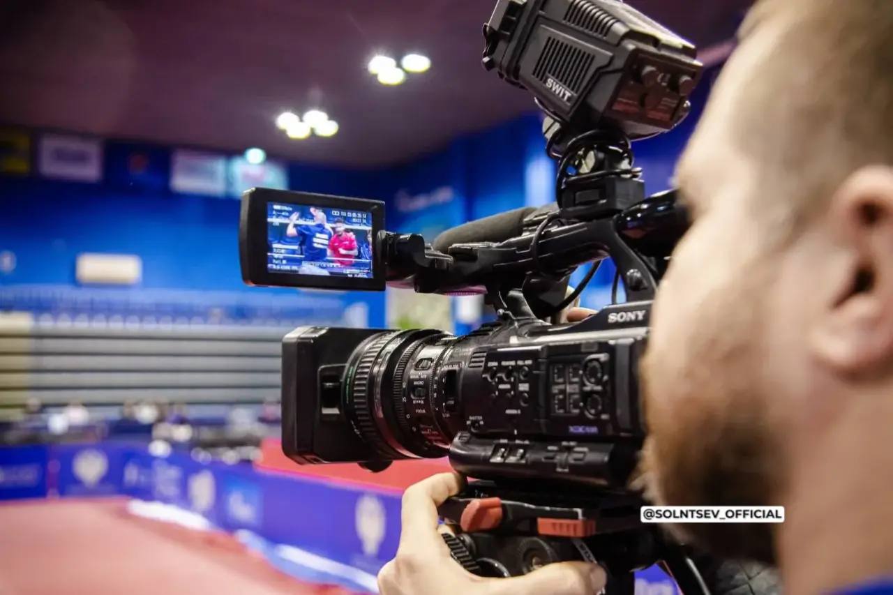 Евгений Солнцев поздравил журналистов Оренбуржья с Днём печати Евгений Солнцев поздравил журналистов Оренбуржья с Днём печати