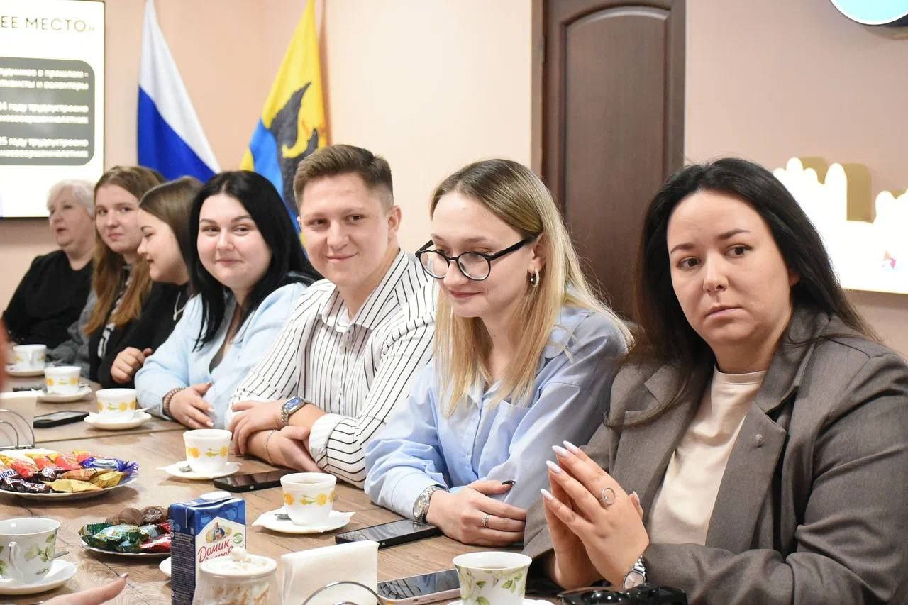 Альберт Юмадилов встретился с молодежью Оренбурга Альберт Юмадилов встретился с молодежью Оренбурга