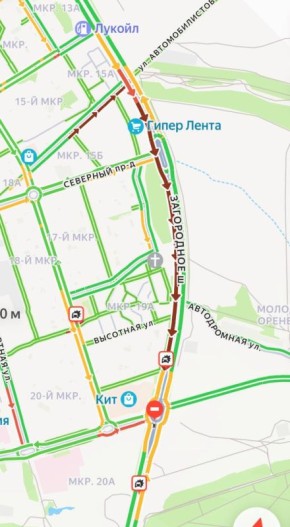 У кольца на Загородном шоссе в Оренбурге образовалась пробка