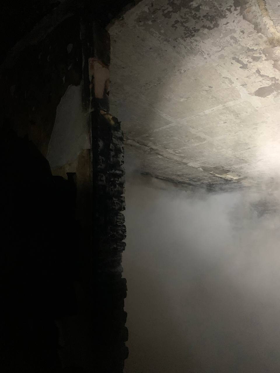 В Орске из горящей квартиры эвакуировали семь человек В Орске из горящей квартиры эвакуировали семь человек