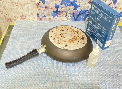 Незамеченная находка для быстрой чистки сковороды без риска