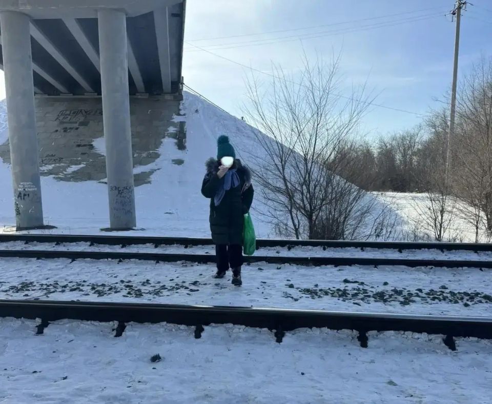 Оренбургские транспортные полицейские привлекли к ответственности мать юной нарушительницы