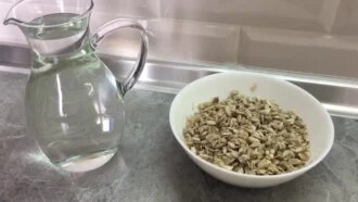 Летняя окрошка на воде: легкость и свежесть на вашем столе