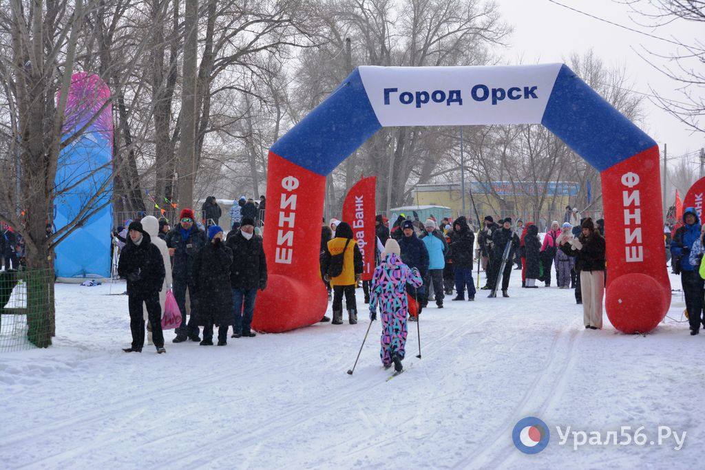 Около тысячи жителей Орска сегодня вышли на «Лыжню России –2026» Около тысячи жителей Орска сегодня вышли на «Лыжню России –2026»