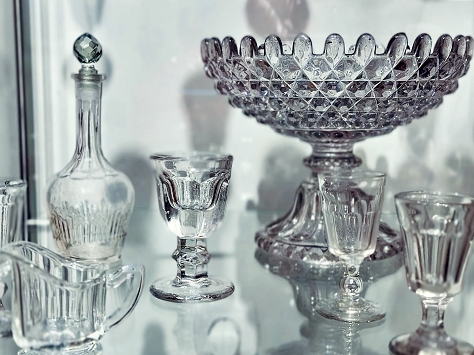 Секреты идеального ухода за хрусталем: как сохранить блеск и красоту