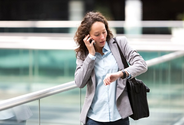 Опоздал на работу, удержали деньги — что действительно может сделать работодатель