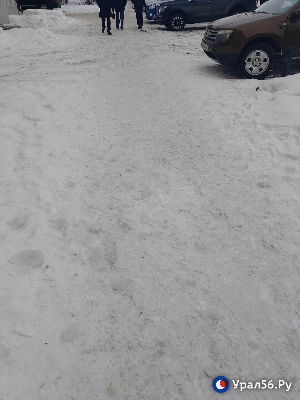 После публикации Урал56.Ру в Орске начали сбивать сосульки После публикации Урал56.Ру в Орске начали сбивать сосульки