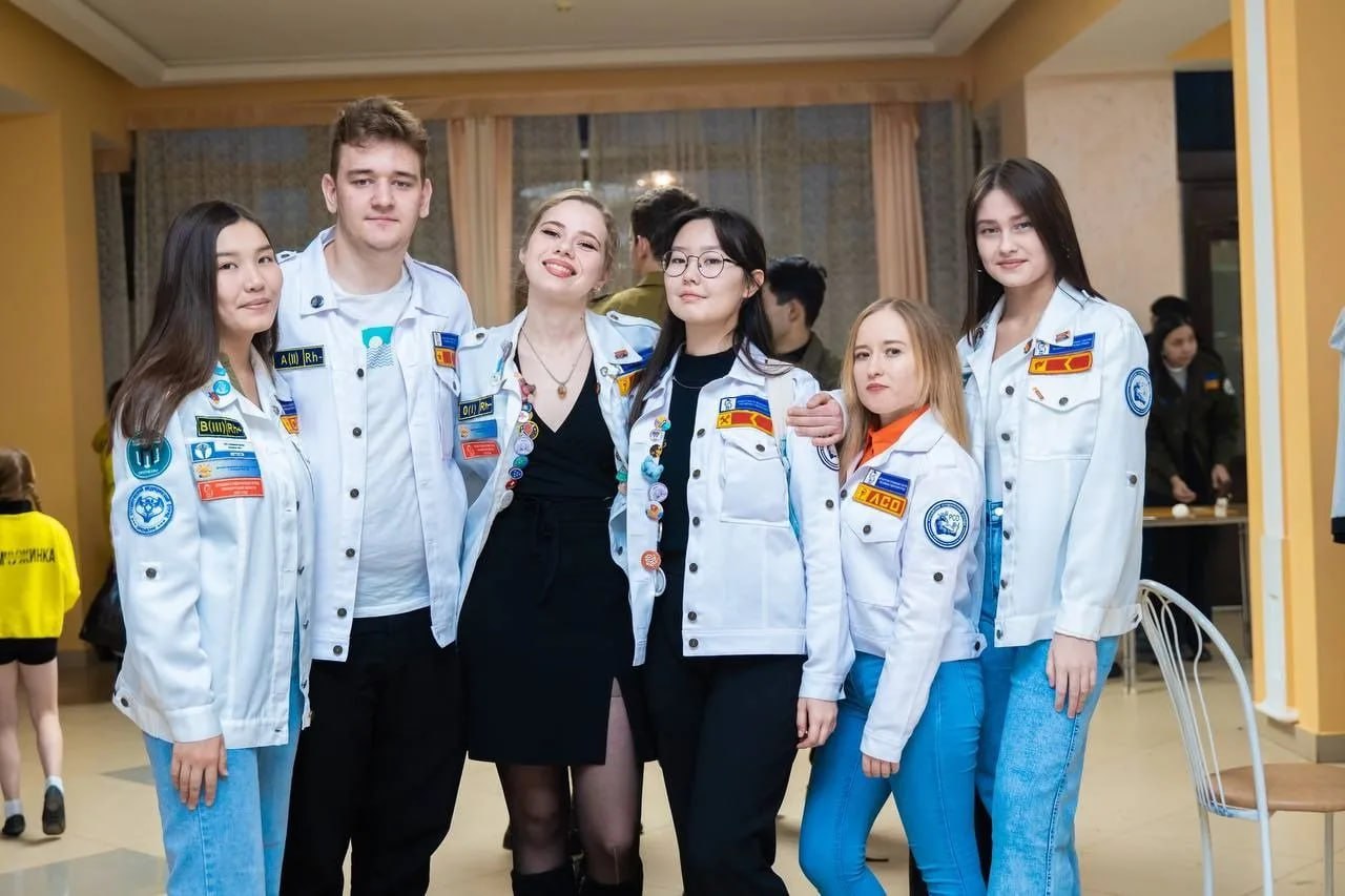 Сегодня молодежь в «целинках» по всей стране отмечает День российских студенческих отрядов