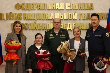 Воспитательницы детского сада из Оренбургской области отмечены наградами Росгвардии за спасение детей