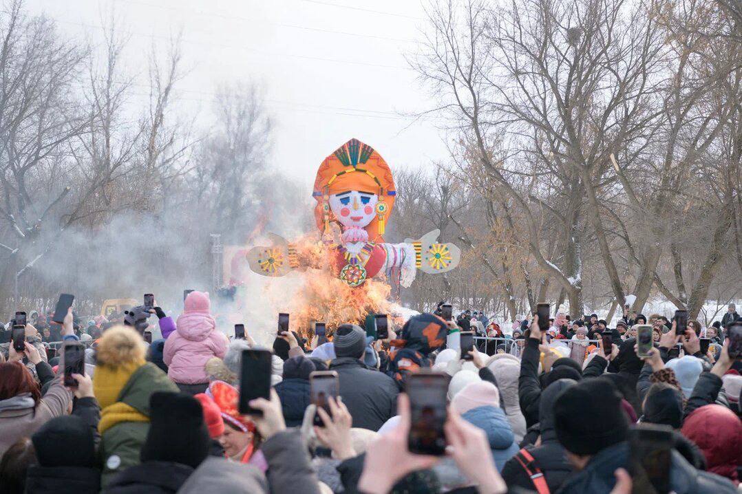 Яркие кадры с Масленицы от нашего фотографа Артема Краснова Яркие кадры с Масленицы от нашего фотографа Артема Краснова