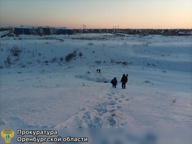 В Подгородней Покровке врип главы Максим Кабанов выразил соболезнования после гибели женщины и ребенка в овраге