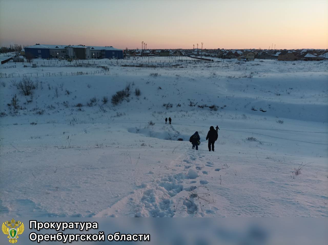 В Подгородней Покровке врип главы Максим Кабанов выразил соболезнования после гибели женщины и ребенка в овраге