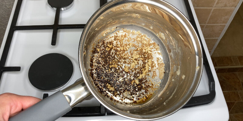 Как вернуть блеск пригоревшей кастрюле без лишних усилий