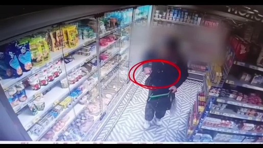 Пенсионер забыл кошелек в оренбургском магазине, а прохожий забрал 20 тысяч